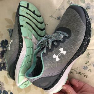 Women’s Under Armour shoes size 7